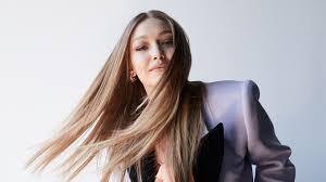 Gigi hadid has kept her first weeks of motherhood largely off social media as she settles into her new life taking care of her daughter with her boyfriend zayn malik. Gigi Hadid On Dealing With Fame And Social Media Variety