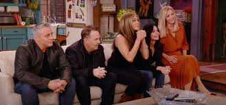 A cette occasion, ils ont partagé des anecdotes de tournage et sont revenus sur la manière dont la série a marqué leur vie. Friends Decouvrez La Bande Annonce De L Episode Des Retrouvailles 17 Ans Apres