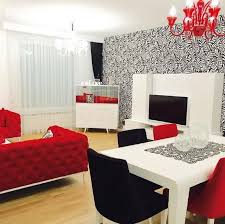 Berna Hanimin Odaginda Kirmizi Siyah Beyaz Uyumu Olan Sik Evi Ev Gezmesi Evler Siyah Bern