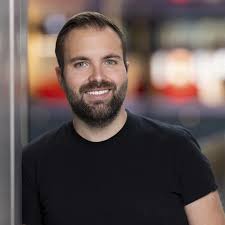 Markus Lang's Instagram, Twitter & Facebook