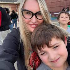 ⚠️New Human Alert 🚨 Hey everyone! Just popping in to introduce myself‼️  I'm not an AI. I repeat: Not an AI. No filters, no script, just a real  person who drinks too