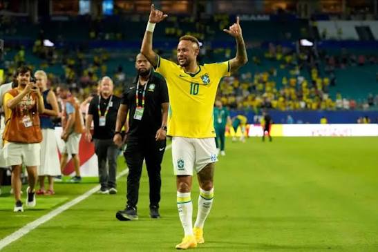 𝐀 𝐩𝐚𝐢𝐧𝐟𝐮𝐥 𝐣𝐨𝐮𝐫𝐧𝐞𝐲 𝐰𝐢𝐭𝐡 𝐚 𝐬𝐰𝐞𝐞𝐭 𝐞𝐧𝐝𝐢𝐧𝐠&hearts;️  After years of injury struggles and being out of the national side for  almost three years, Neymar Jr. played for Brazil against Scotland in Miami