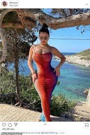 Photogallery of demi rose updates weekly. Demi Rose Showcases Her Famous Curves In A Sizzling Illusion Dress Aktuelle Boulevard Nachrichten Und Fotogalerien Zu Stars Sternchen