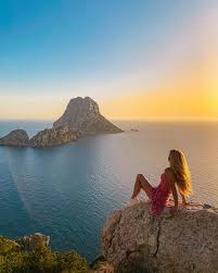 Pamela Reif On Instagram The Beauty Of Nature I Ve Been To Ibiza So Many Times But I Never Saw Es Vedra Definitely M In 2020 Ibiza Sunset Ibiza Natural Beauty
