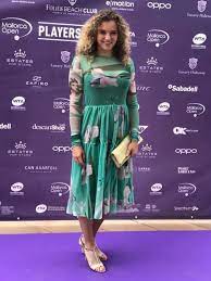 Nezvykle postoupily tenistky kateřina siniaková a barbora krejčíková do třetího kola čtyřhry ve wimbledonu. Facebook