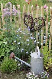 Wattle Naturliche Dekoration Fur Den Garten In 2020 Garden Inspiration Garden Trees Flower Garden