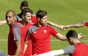 Krychowiak fez parte do elenco da seleção polonesa que disputou a eurocopa de 2016. N Zonzi And Krychowiak Need To Shine For Sevilla Marca English