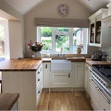 Cool ideas for kitchens or even restaurants. Pin By Katie Gibson On Kitchens Kitchen Remodel Small Open Plan Kitchen Living Room Kitchen Renovation