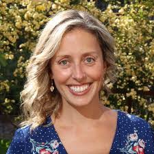 Julie Mistretta's Instagram, Twitter & Facebook