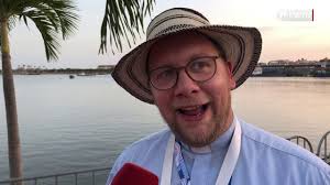 Tobias schwaderlapp, diözesanjugendseelsorger im erzbistum köln). Gast Im Haus Christus Im Haus Tobias Schwaderlapp Erzbistum Koln Uber Den Weltjugendtag Youtube