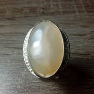 Keindahan, ukuran batu tingkat kekristalan motif warna , gambar , kelangkaan dan keunikan sangat mempengaruhi harga batu akik produk lainnya : Jual Batu Cincin Akik Warna Putih Dengan Bayangan Di Lapak Toko Arkuni Bukalapak