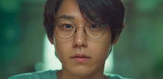 Unlike the existing zombie monster movies where zombies become monsters when a person is bitten, the monsterization process in 'sweet home' is random. Rein On Twitter Let S Talk About This Lee Do Hyun In Sweet Home Sweethome