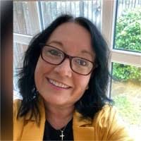 20+ "Fleur Jones" profiles