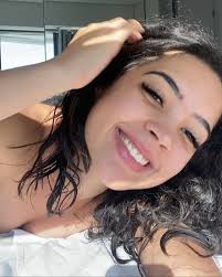 Mel Bertoja nua em fotos deliciosas - Fotos de Porno