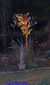 Charlie Thigpen S Garden Gallery In Birmingham Al Garden Art Bottle Trees Art For Kids