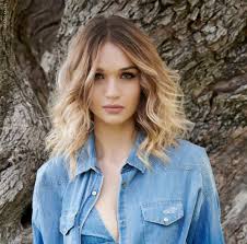 Vi presentiamo i tagli di capelli primavera estate 2022 anticipandovi gli hair trends dettati dalle star o proposti da. Taglio Capelli Donna Medio Lunghi Mossi 2018 Fabio Salsa