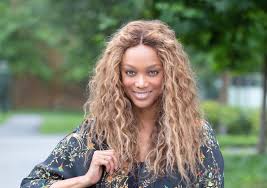 Yes Natural Hair Tyra Banks Real Beauty Leaves Fans Mesmerized Beauty Natural Hair Styles Tyra Banks Hair