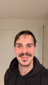 Ich will frei sein. So frei, dass ich mich auf der ganzen Welt zuhause  fühle. Jeder Mensch ein vertrauter ist. Ich will frei sein. So frei dass  die ganze Welt es sieht. So frei, dass jeder der mich ...