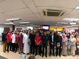 Dengan tawaran akan dapat bekerja dengan uitm setelah tamat belajar sebagai pensyarah. Vcuitm On Twitter Alhamdulillah Telah Mengadakan Perjumpaan Pertama Dengan Tenaga Pengajar Dan Pelajar Sekolah Tahfiz Seluruh Kelantan Untuk Sesi Taklimat Kemasukan Uitm Di Bawah Program Tahfiz Plus Sesi Kali Ini Diadakan Di