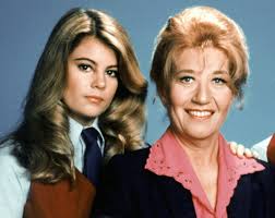 Facts of Life' reunion selfie! See Blair and Mrs. Garrett today