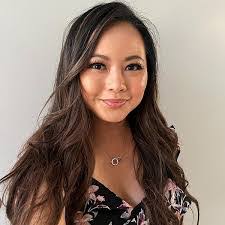 Robyn Long's Instagram, Twitter & Facebook