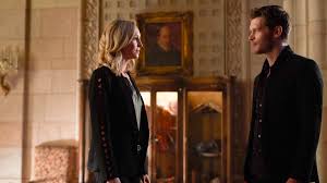 Джозеф морган, дэниэл гиллис, чарльз майкл дэвис и др. Candice King On Her Return As Caroline In The Originals And How It Was Supposed To Be A Quick Goodbye Teen Vogue