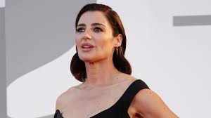 Luisa Ranieri: nuda per Paolo Sorrentino, il momento clou di Venezia 2021