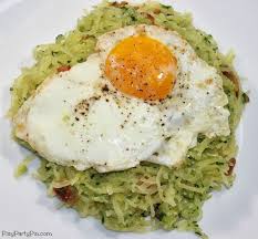 Spaghetti Squash With Pesto And Fried Egg Winter Squash Recipes Healthy Fitness Meals Spaghetti Squash