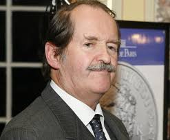 Moradia t10 disponível por oito milhões de euros como sendo a residência dos duques de bragança, que negam tudo. D Duarte Duque De Braganca Reflete Sobre Os Incendios Em Portugal