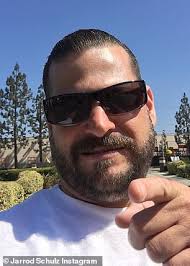 Check spelling or type a new query. Der Star Von Storage Wars Jarrod Schulz Wird Wegen Hauslicher Gewalt Bei Einem Angriff Auf Ex Brandi Passante Angeklagt Aktuelle Boulevard Nachrichten Und Fotogalerien Zu Stars Sternchen