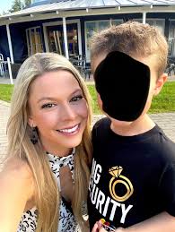 Hello! Could the man in these pictures please be removed? I'd like to have  some with just me and my kiddo 🙂 thank you!