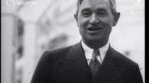 Wiley Post and Will Rogers die in a plane crash (1935)