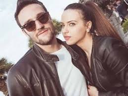 La ragazza ha palesato un po' di insofferenza, confessando alle altre. Chi E Alessandra Sgolastra Conosciamo Meglio L Ex Fidanzata Di Andrea Zenga Bigodino