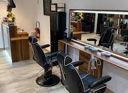 Trouvez en quelques clics le barbier le plus proche de chez vous. Alexis Alaer Salon De Coiffure Mixte Et Barbier A La Fere 02800
