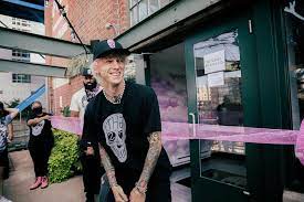 Pin On Mgk Pete Davidson