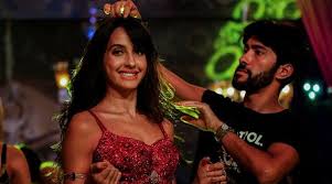 Full video kamariya stree nora fatehi rajkummar rao aastha gill divya kumar sachin jigar. Nora Fatehi Hikes Her Fees Post The Success Of Dilbar