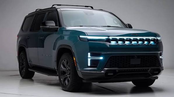 جراند واجونير 2026 الجديدة فخامة أمريكية كاملة الحجم تنافس رولز وبنتلي؟ Jeep Grand Wagoneer 2026