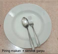 Garpu, alat makan, cahaya, kaca, penerangan, barang pecah belah, pisau, lampu, hanukkah, taplak meja, sendok teh, warna palsu 2700x1757,1255490 Piring Makan Keramik Kitchen Appliances Di Carousell