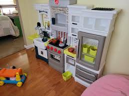 Various edges kitchen suppliers and sellers understand that different people's needs and preferences about their kitchens vary. Step2 Elegant Edge Play Kitchen Set