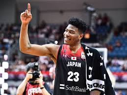 八村塁選手の 身長は206㎝ 、 体重は106㎏ です。. å…«æ'å¡çˆ¶è¦ªã¯é›¢å©š èº«é•·ã‚„è·æ¥­ã‚‚èª¿ã¹ã¦ã¿ãŸ Catch Up ã­ã£ã¨