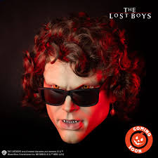 Some nice late night shots of my "aged" Stu Macher mask.