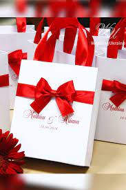 Red Wedding Gift Bags With Satin Ribbon Bow And Names Etsy Wedding Favor Gift Bags Wedding Guest Gifts Diy Wedding Gift Favors