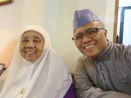Menerusi kemas kini terbaru, wawa zainal berkongsi perkembangan anak sulungnya, ahmad fakhruddin attar yang mengalami 'speech delay' atau lambat bercakap biarpun sudah untuk yang mengadu anak masih belum bercakap padahal dah 2 tahun+, 3 tahun tu cuba kurangkan gajet. Anak Lambat Bercakap Ibu Ini Ikut Pesan Pakar Terapi Bantu Si Comel Jadi Ringan Mulut Mingguan Wanita