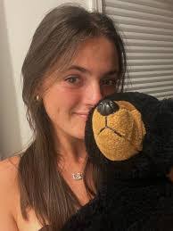 Taylor Riehl's Instagram, Twitter & Facebook