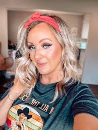 Winged eyeliner with eyeshadows... and yes SO MANY of our eyeshadows are  back (not all but a lot!) if you want me to send you swatches comment below  👇🏻 Jackattacksmakeup.com