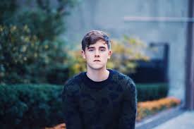 Informatii utile si recomandari despre atractiile turistice, destinatiile si orasele din franta. Youtube Star Connor Franta Knows Starbucks Best Off Menu Drink Bon Appetit