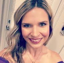 Lindsey Williamson's Instagram, Twitter & Facebook