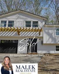 Sold!! 🤩 This home spoke for itself when buyers walked in. Stunning  finishes and attention to detail landed these sellers with multiple offers  and a final sale price of $11k over asking.