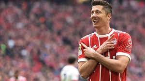 Die leute schauen nur auf meine tore, aber ich spiele nicht nur für mich. 100 Tore Robert Lewandowski Knackt Bayern Rekord Eurosport