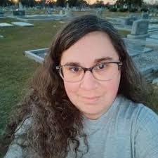 Annette Gee's Instagram, Twitter & Facebook